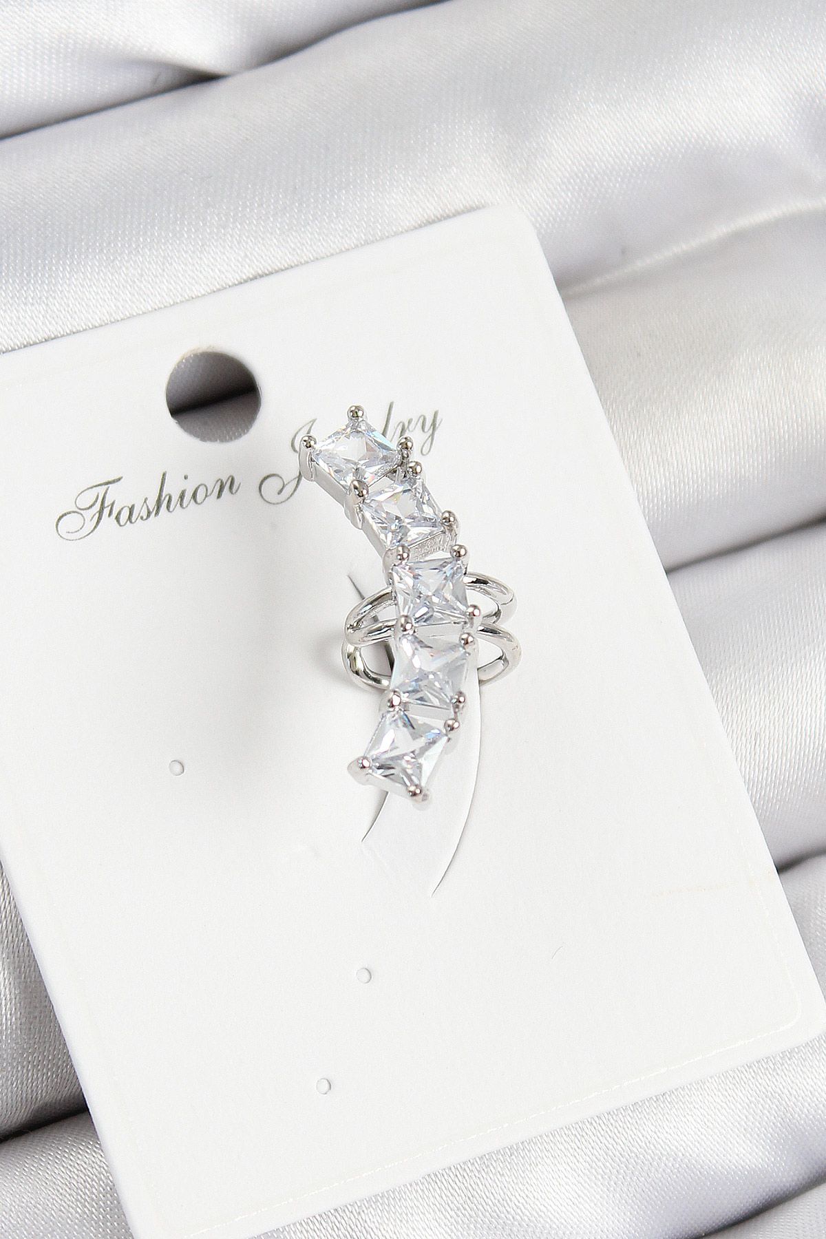 Pirinç Zirkon Taşlı Model Gümüş Renk Sağ Kıkırdak Küpe - TJ-BKP10999