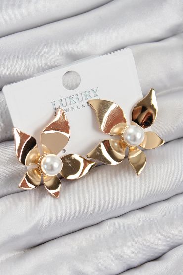 Pirinç İnci Detaylı Çiçek Model Gold Renk Kadın Küpe - TJ-BKP11031