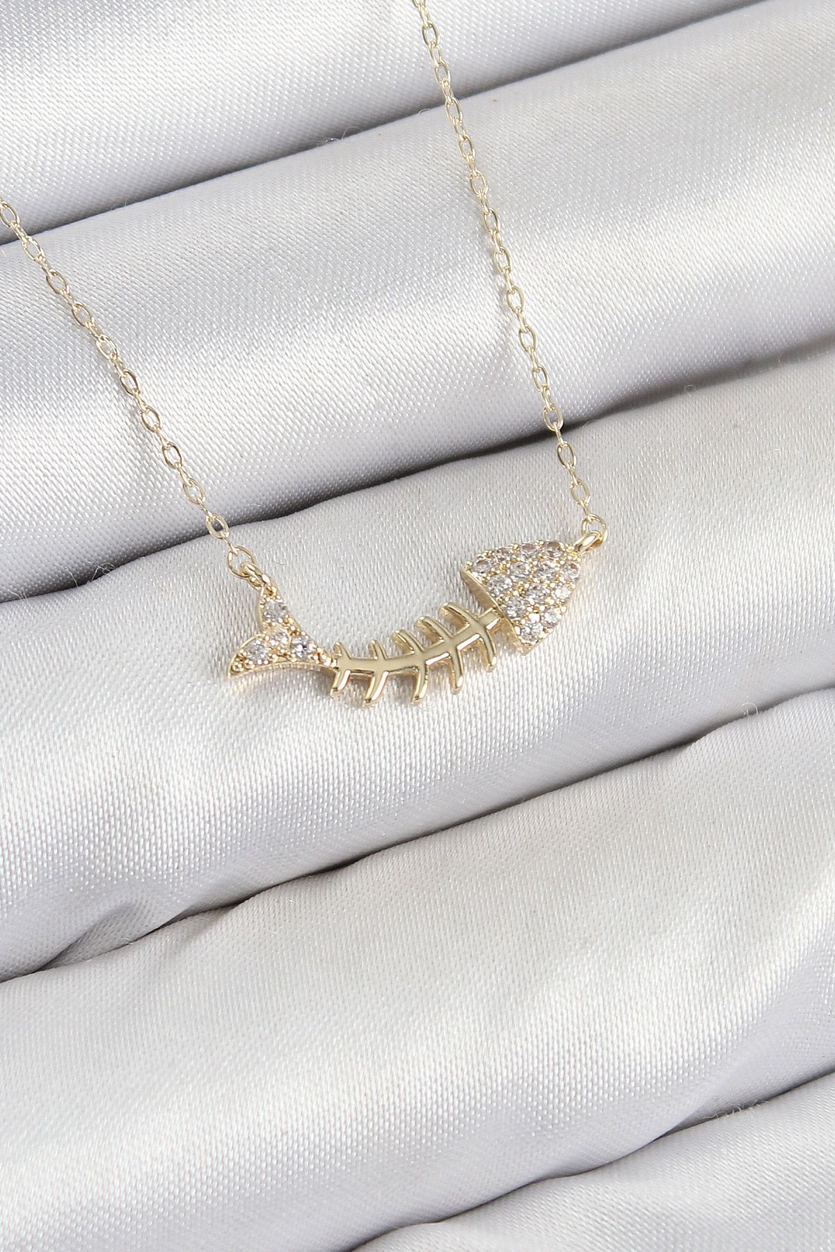 Pirinç Zirkon Taşlı Balık Kılçığı Model Gold Renk Kadın Kolye - TJ-BKO10412