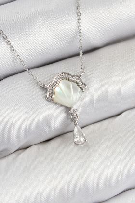 Pirinç Zirkon Taşlı İstiridye Model Gümüş Renk Kadın Kolye - TJ-BKO10417