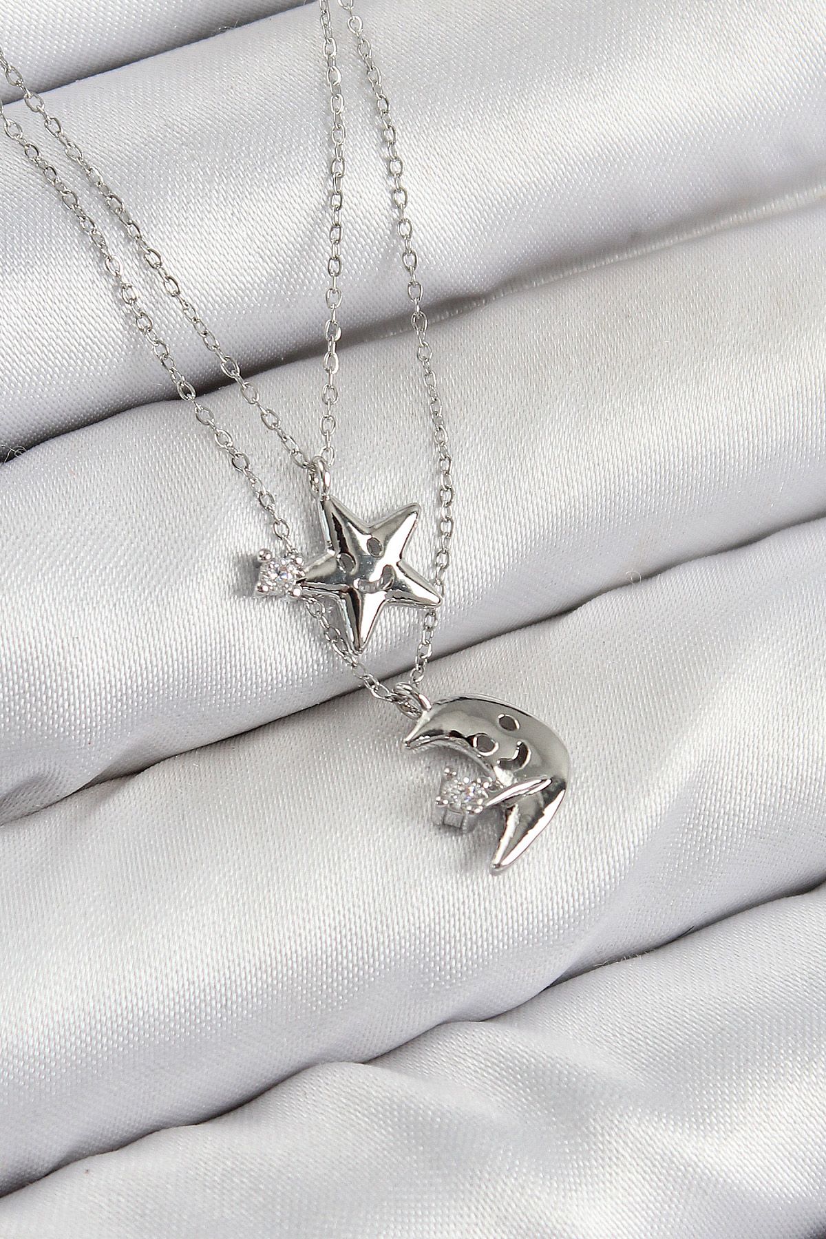 Pirinç Zirkon Taşlı Yıldız Ve Ay Model Gümüş Renk Kadın Kolye - TJ-BKO10423