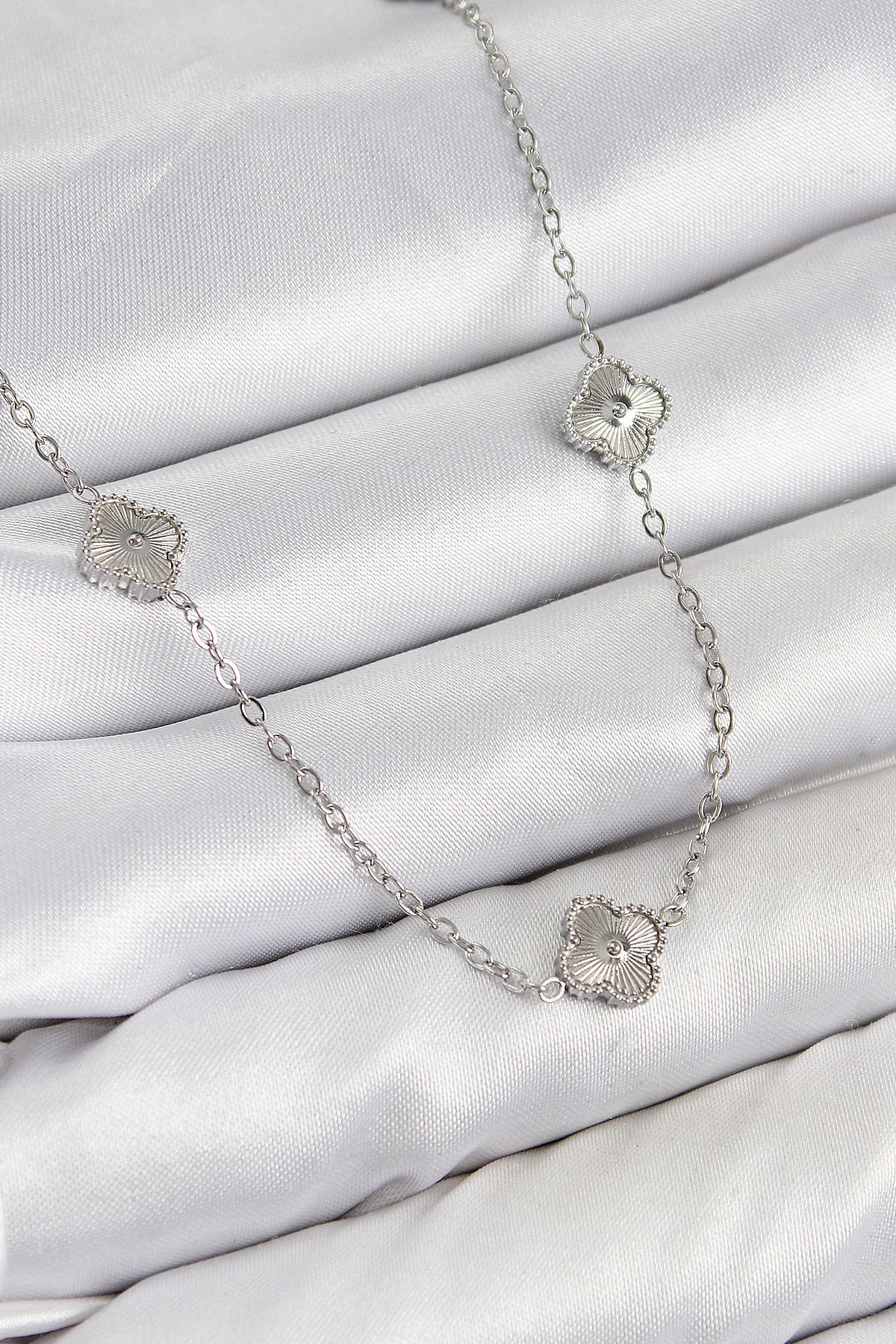 316L Çelik Yonca Model Gümüş Renk Kadın Kolye - TJ-BKO10431