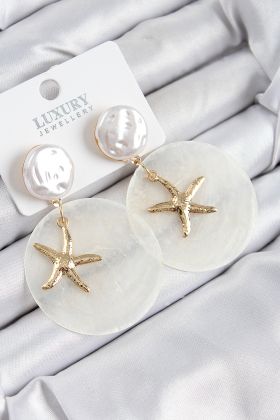 Pirinç İncili Deniz Kabuğu Figürlü Sedef Model Gold Renk Kadın Küpe - TJ-BKP11082
