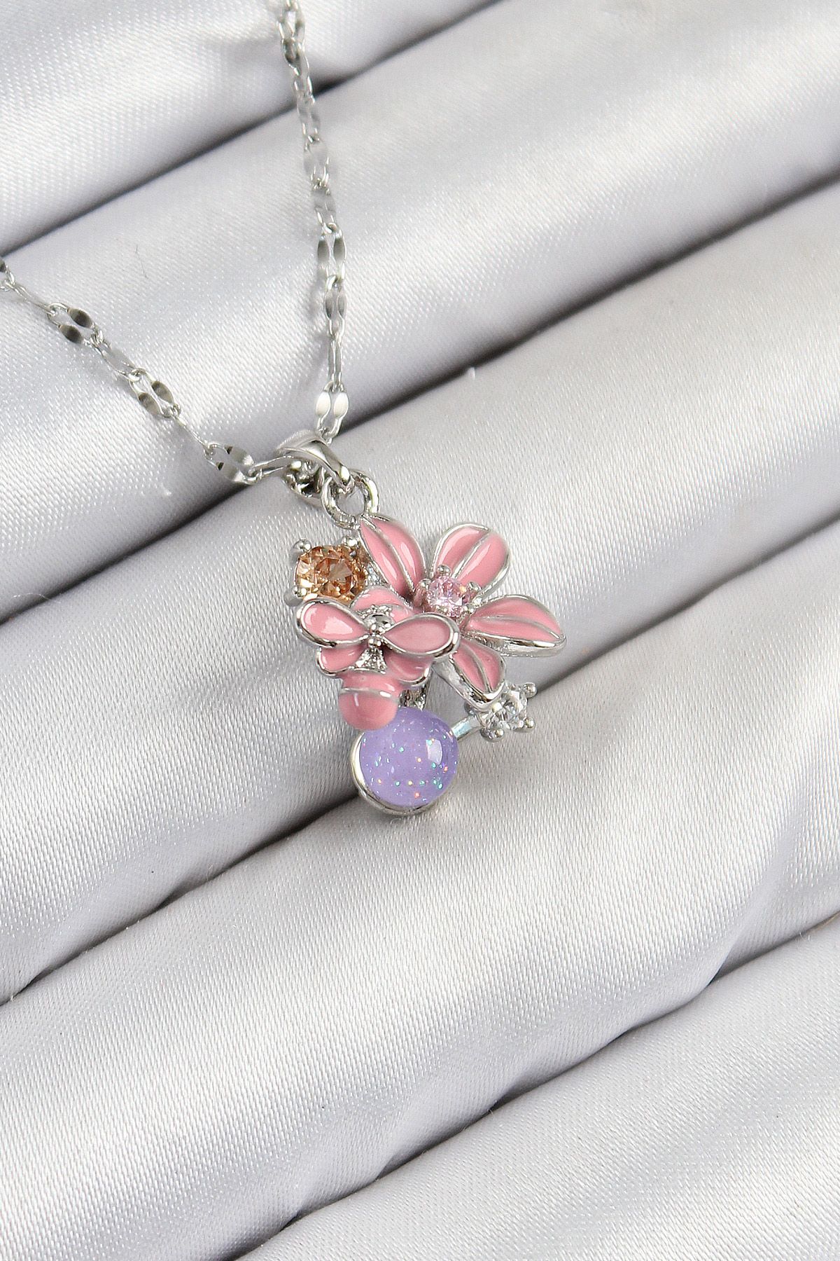 316L Çelik Zirkon Taşlı Arı Detaylı Pembe Çiçek Model Gümüş Renk Kadın Kolye - TJ-BKO10441