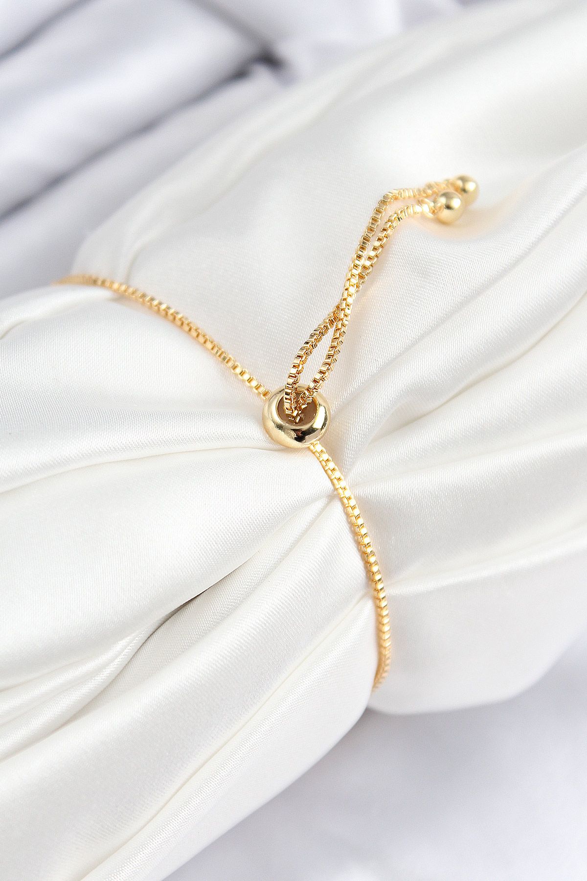 Pirinç Zirkon Taşlı Daire Model Gold Renk Asansörlü Kadın Bileklik - TJ-BB7733