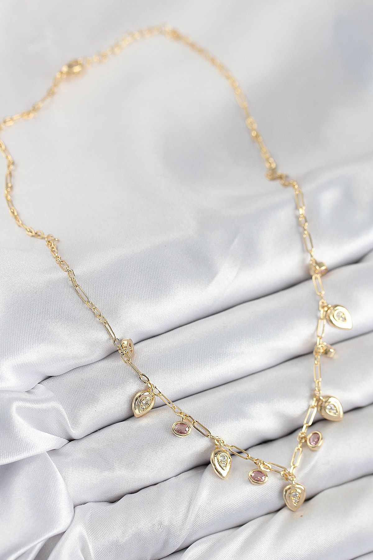 Pirinç Zirkon Taşlı Sallantılı Damla Model Gold Renk Kadın Kolye - TJ-BKO10492