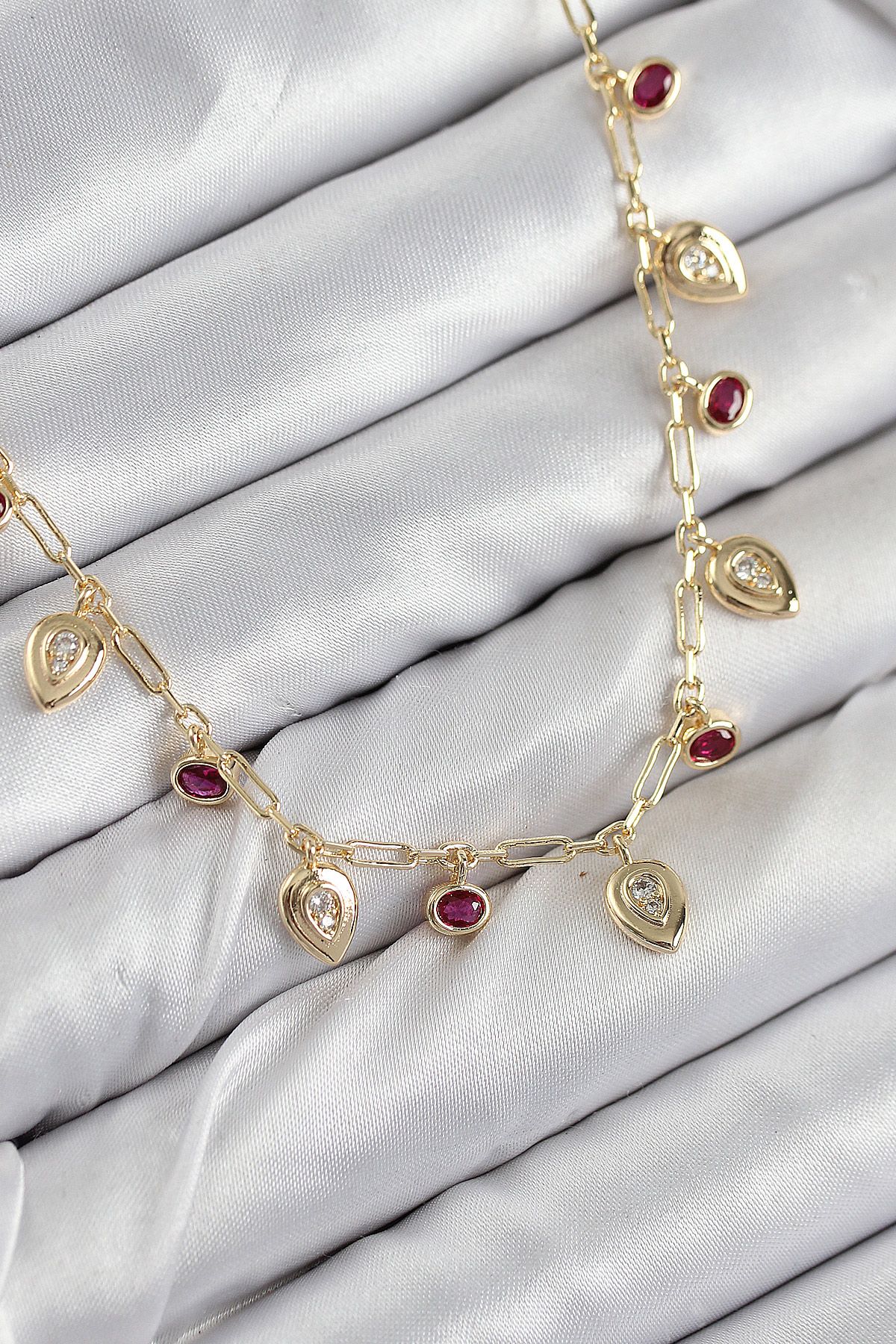 Pirinç Zirkon Taşlı Sallantılı Damla Model Gold Renk Kadın Kolye - TJ-BKO10495