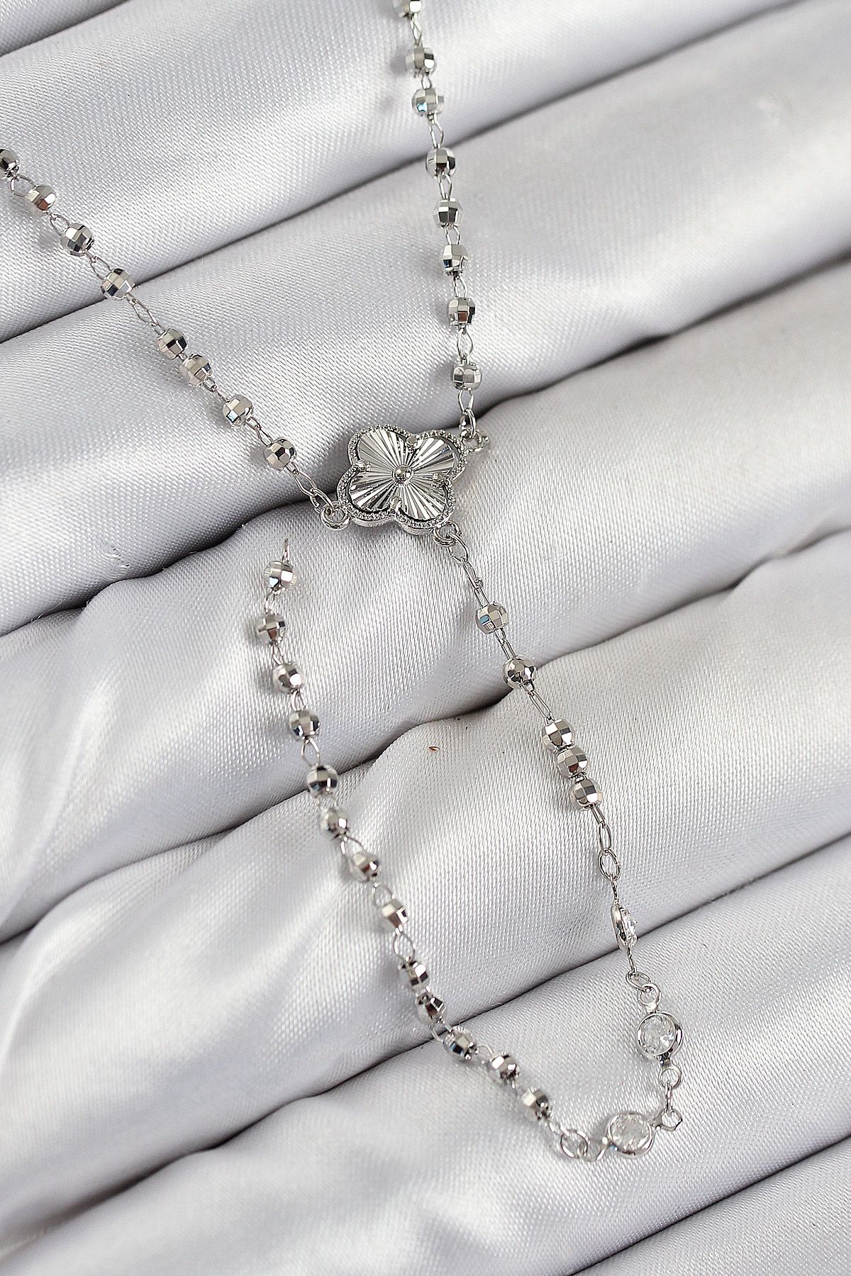 Pirinç Zirkon Taşlı Yonca Model Gümüş Renk Kadın Y Kolye - TJ-BKO10498