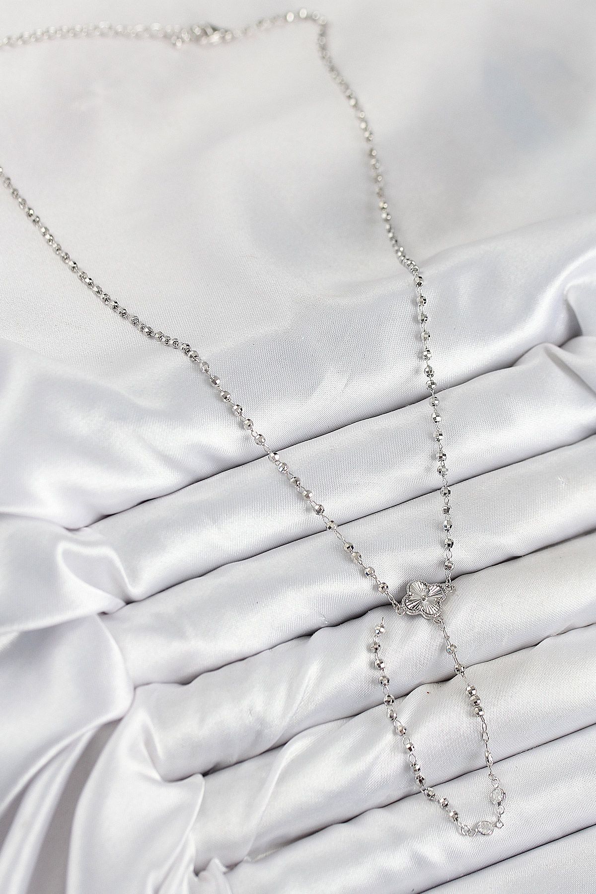 Pirinç Zirkon Taşlı Yonca Model Gümüş Renk Kadın Y Kolye - TJ-BKO10498