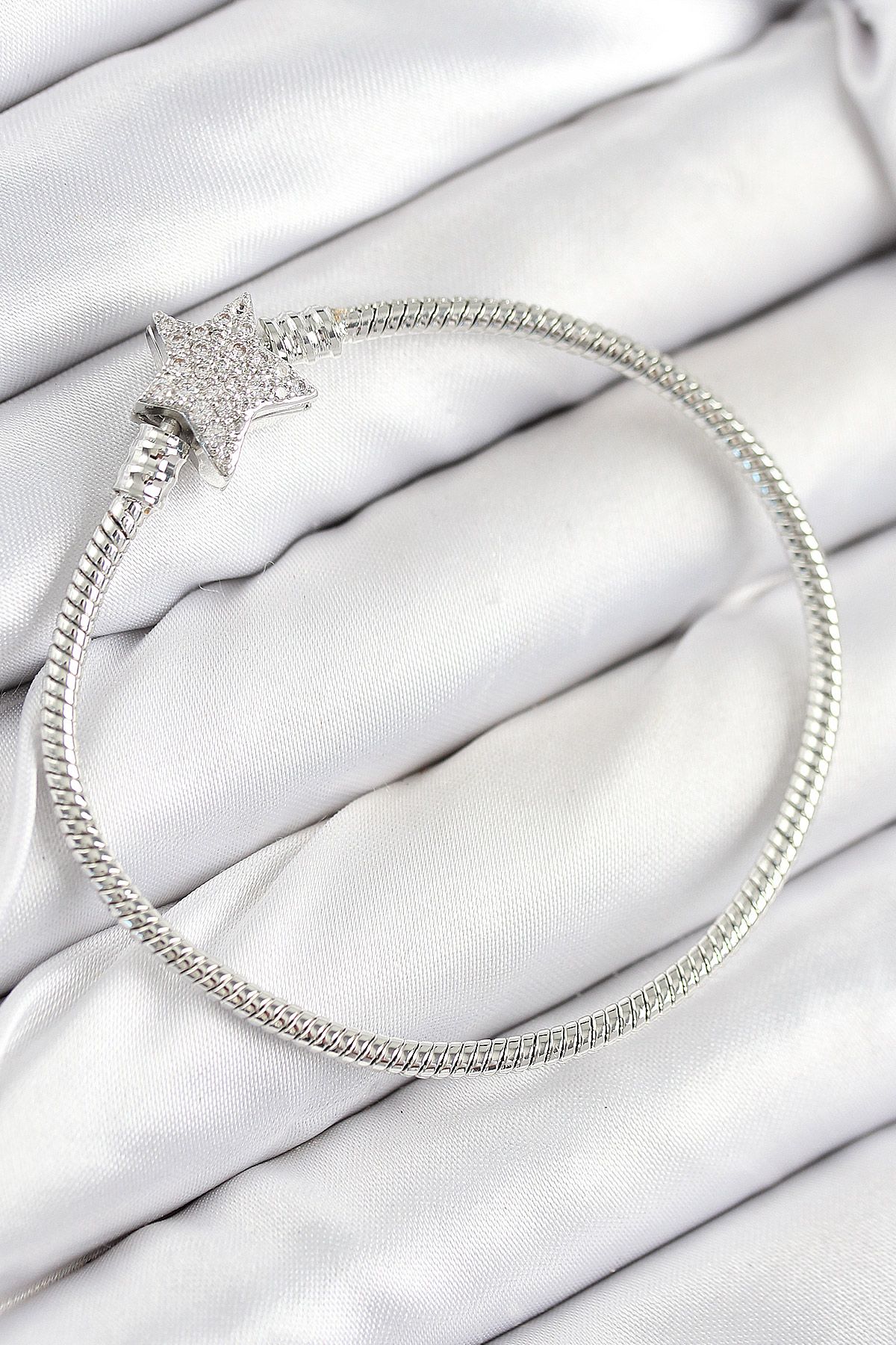 Pirinç Charm Zirkon Taşlı Yıldız Model Gümüş Renk Kadın Bileklik - TJ-BB7804