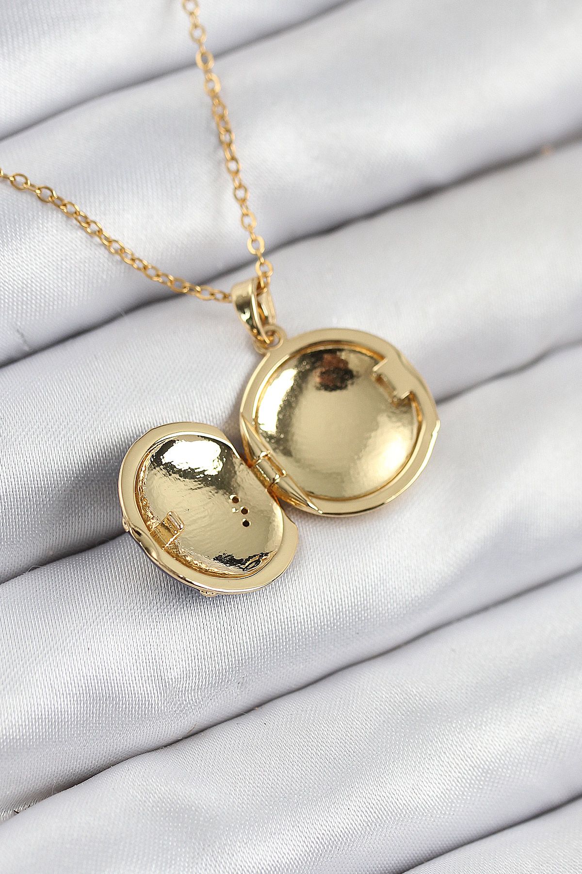 316L Çelik Zirkon Taşlı Açılabilr Kapaklı Gezegen Model Gold Renk Kadın Kolye - TJ-BKO10519