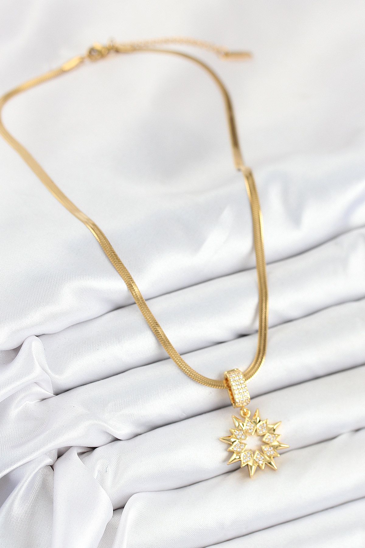 316L Çelik Zirkon Taşlı Yıldız Model Gold Renk Kadın Kolye - TJ-BKO10528