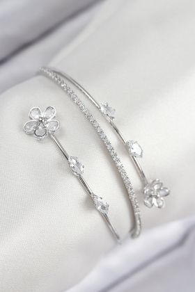Pirinç Zirkon Taşlı Çiçek Model Gümüş Renk Kadın Bileklik - TJ-BB7860