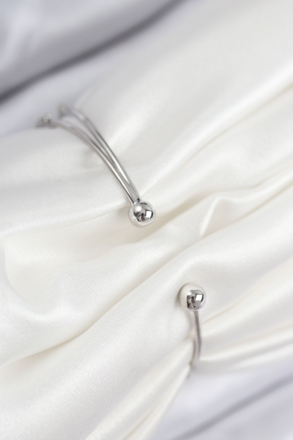 Pirinç Zirkon Taşlı Yıldız Ve İnci Model Gümüş Renk Kadın Bileklik - TJ-BB7884