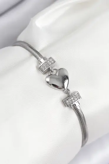 Pirinç Zirkon Taşlı Kalp Model Gümüş Renk Kadın Bileklik - TJ-BB7900