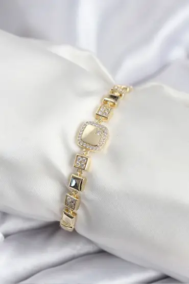 Pirinç VIP Seri Gold Renk Zirkon Taşlı Model Kadın Bileklik - TJ-BB7940