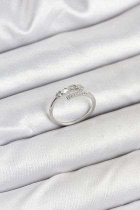 Pirinç Gümüş Renk Kalpli Detaylı Zirkon Taşlı Kadın Yüzük - TJ-BYK3841