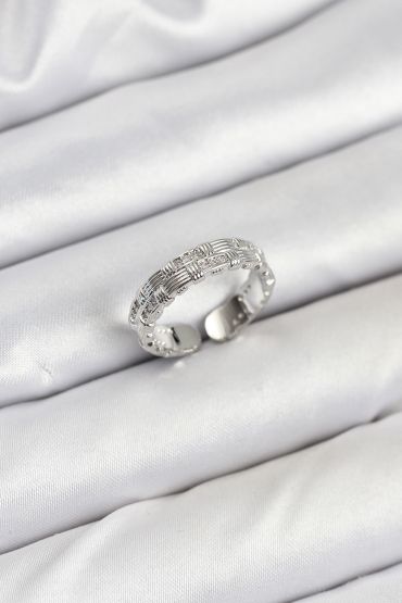 Pirinç Gümüş Renk Zirkon Taşlı Sırım Kadın Yüzük - TJ-BYK3847