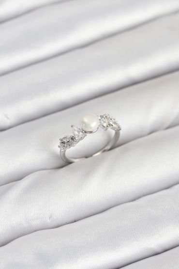 Pirinç Gümüş Renk Zirkon Taşlı İncili Model Kadın Yüzük - TJ-BYK3853