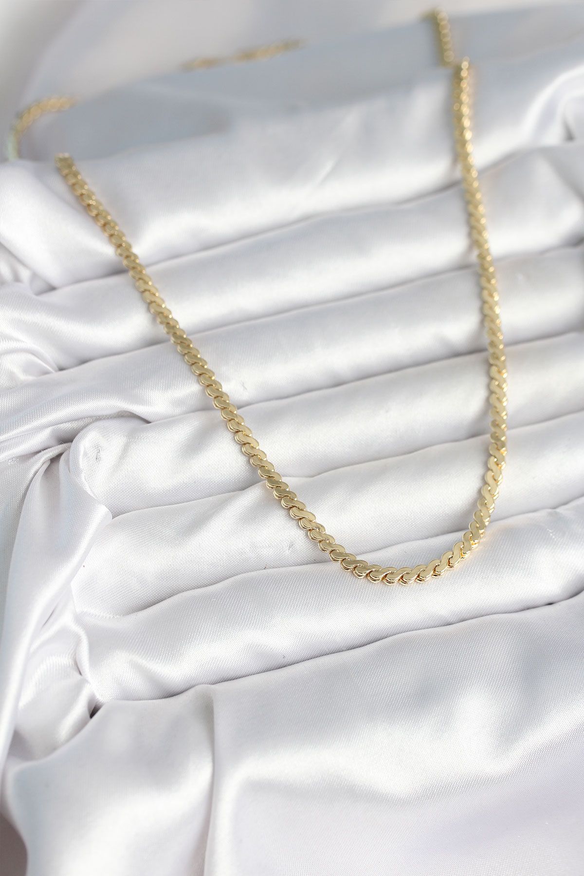 60 cm Gold Renk Pirinç Yassı Zincir Model Kadın Kolye - TJ-BKO10602