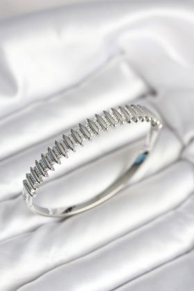 Gümüş Renk Zirkon Taşlı Pirinç Kadın Kelepçe - TJ-BB8020