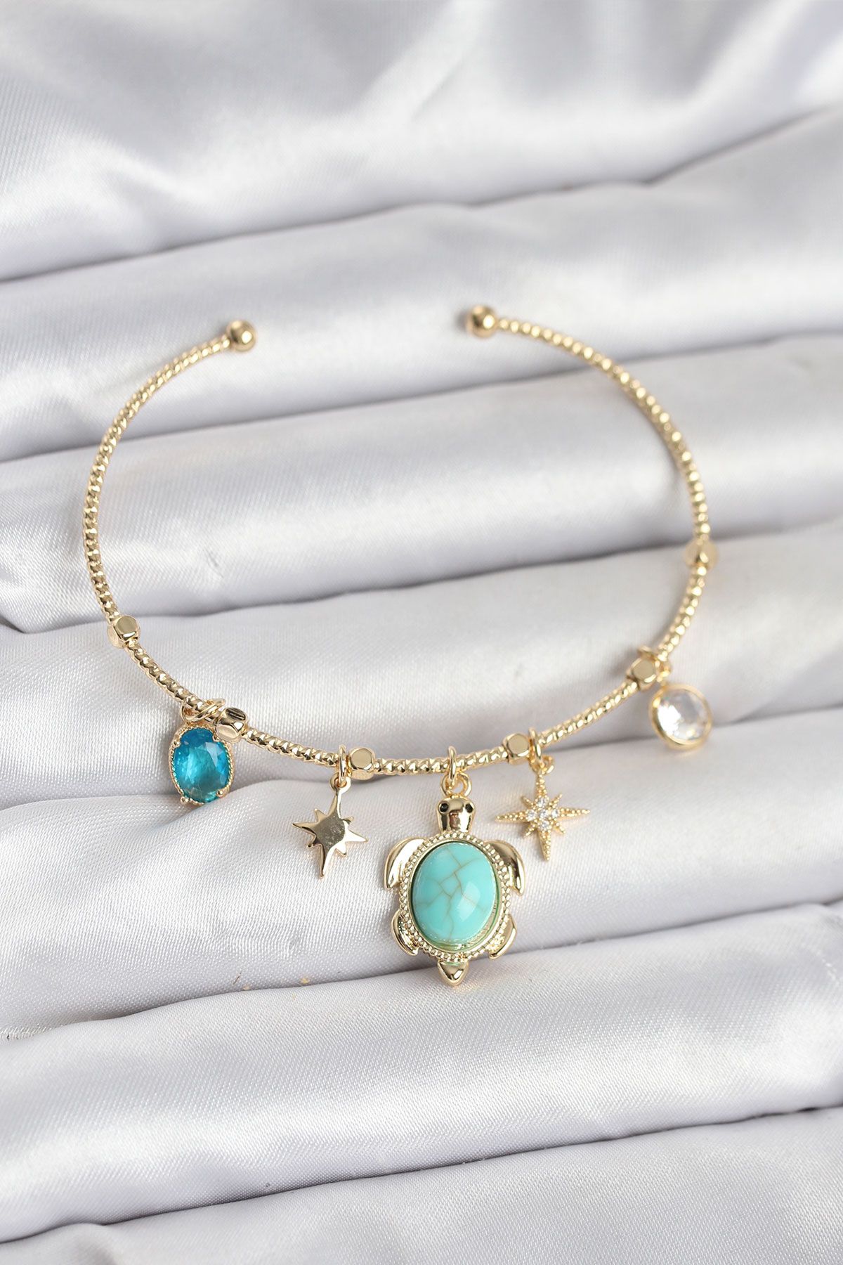 Caretta Caretta Charmlı Gold Renk Kadın Bileklik - TJ-BB8033