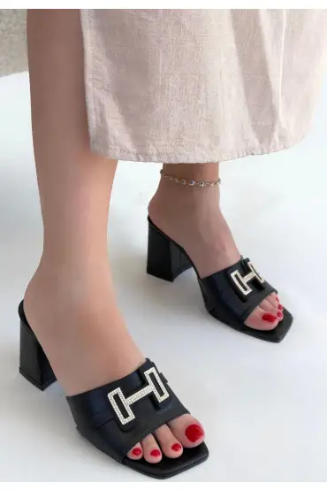 Erew Siyah Cilt Topuklu Terlik