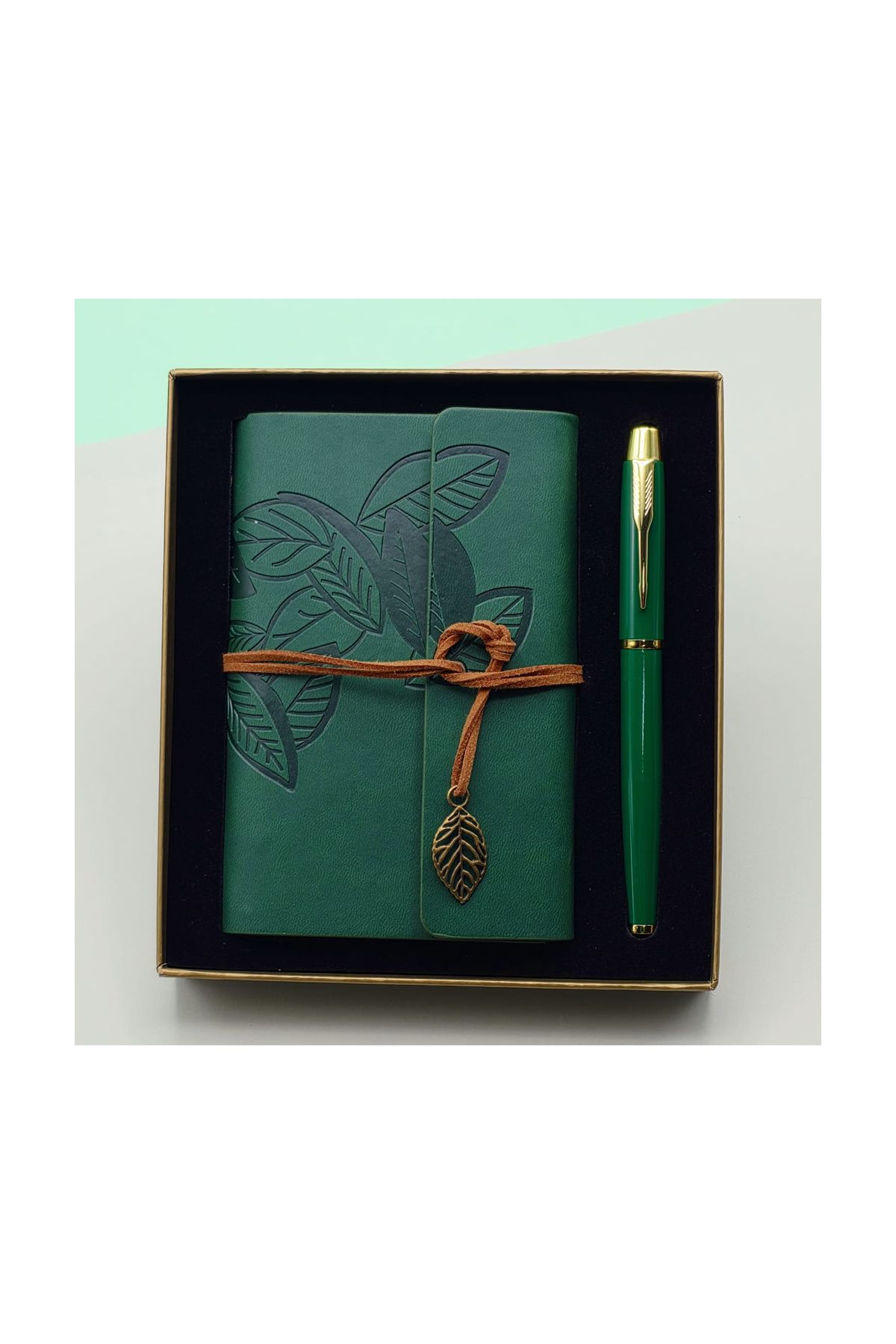 Yeşil Renk Defter Kalem Kutulu Set