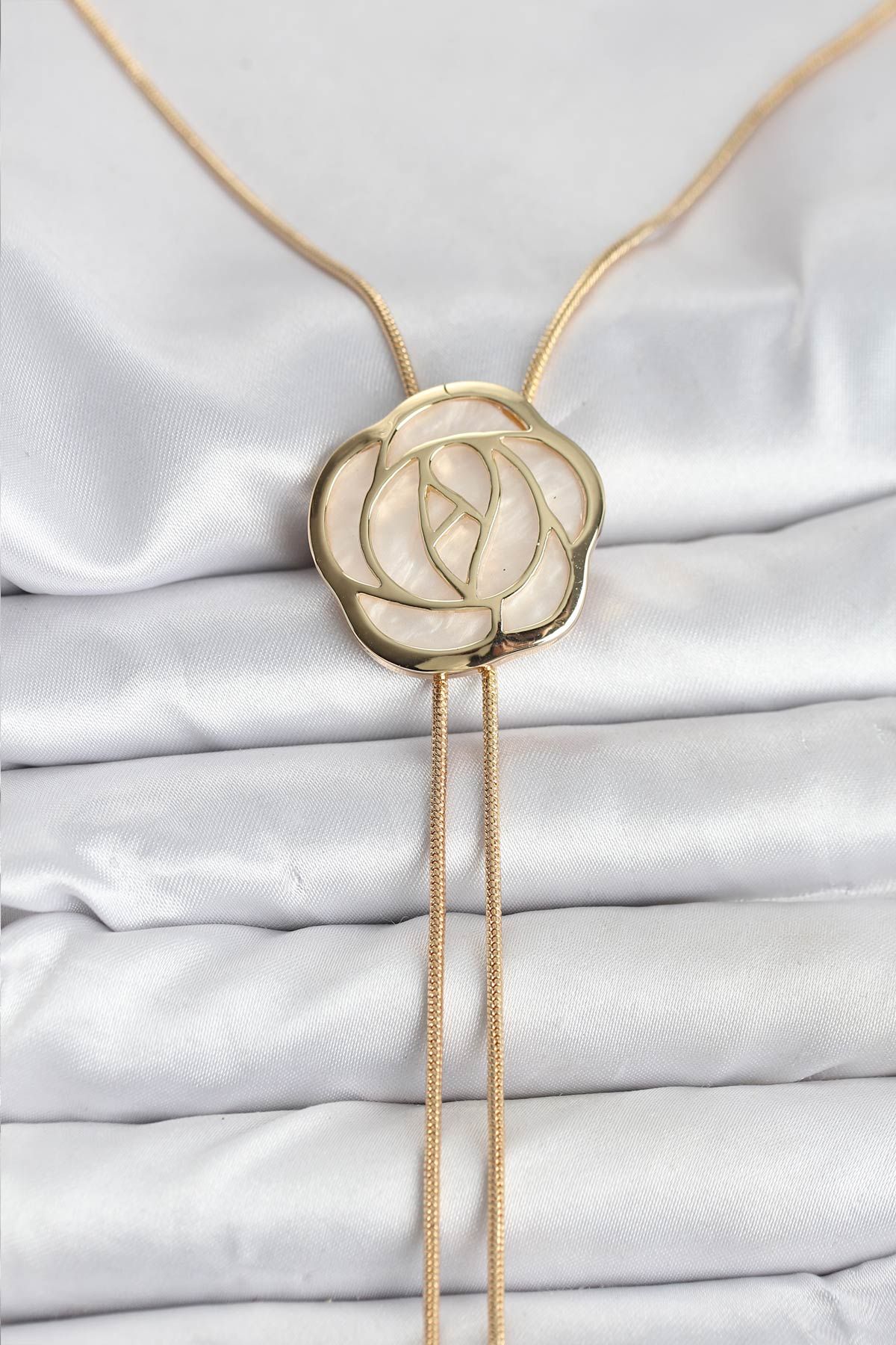 Pirinç Gold Renk Gül Model Asansörlü Kadın Kolye - TJ-BKO10636