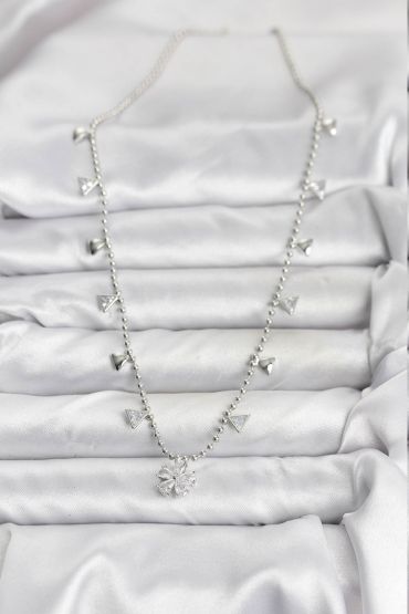 Pirinç Gümüş Renk Zirkon Taşlı Çiçek Model Kadın Kolye - TJ-BKO10652