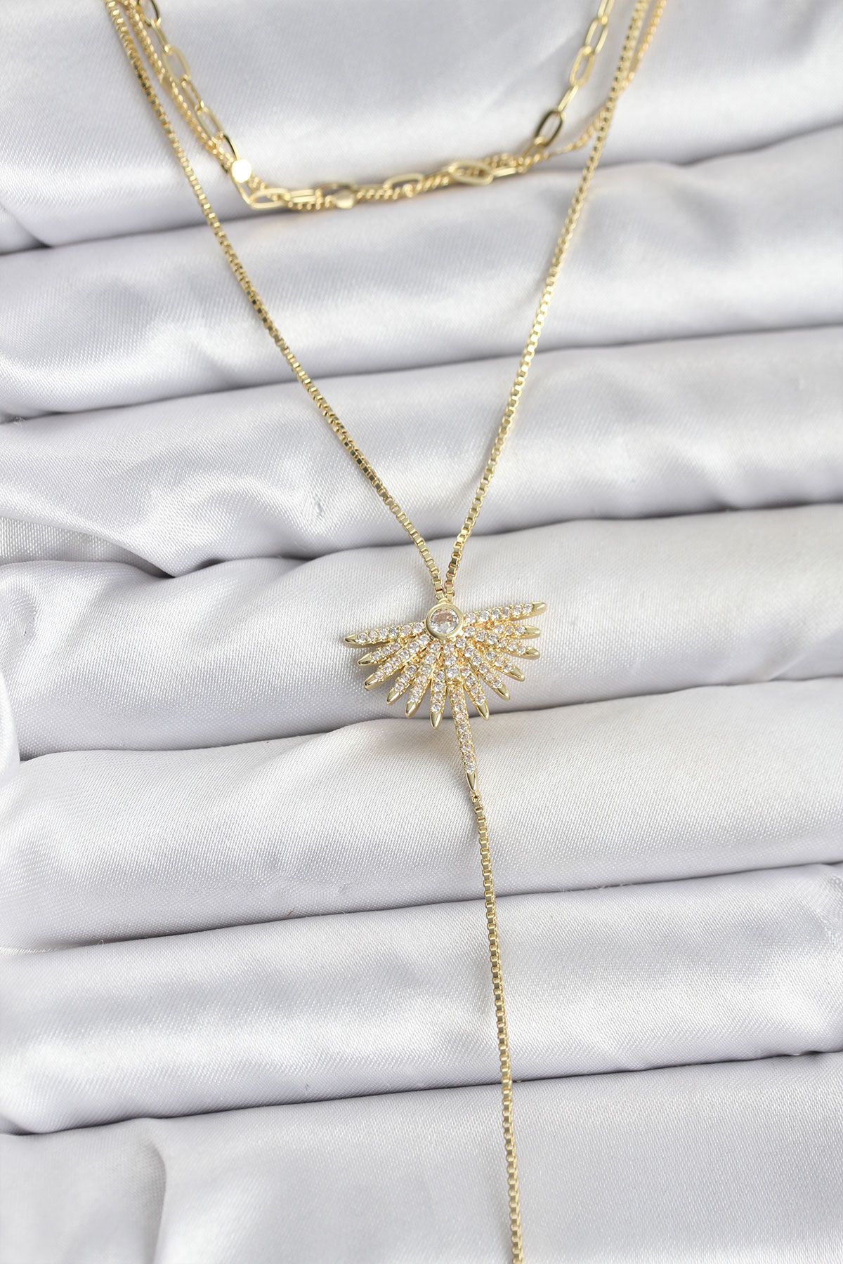 Pirinç Gold Renk Zirkon Taşlı Yelpaze Model Detaylı 3'lü Kombin Y Kadın Kolye - TJ-BKO10695