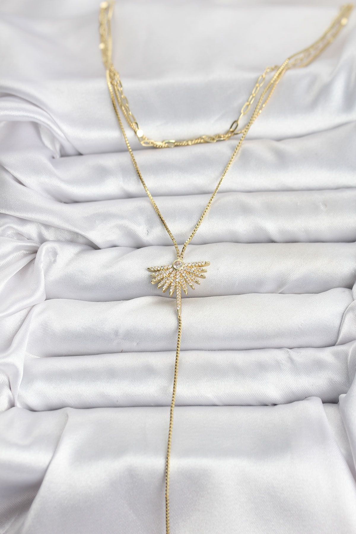 Pirinç Gold Renk Zirkon Taşlı Yelpaze Model Detaylı 3'lü Kombin Y Kadın Kolye - TJ-BKO10695