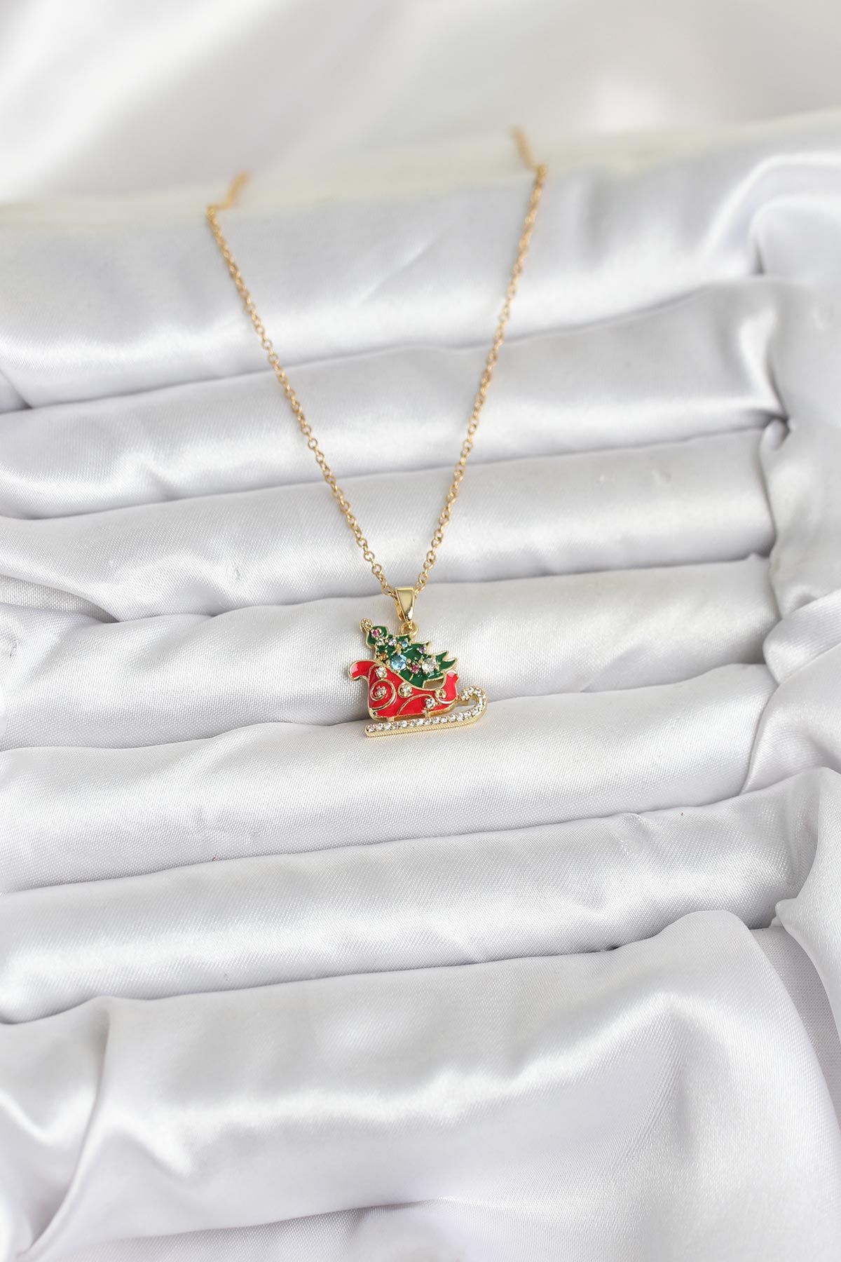 316L Çelik Zincir Gold Renk Kızak ve Çam Ağacı Figürlü Yılbaşı Temalı Kadın Kolye - TJ-BKO10716