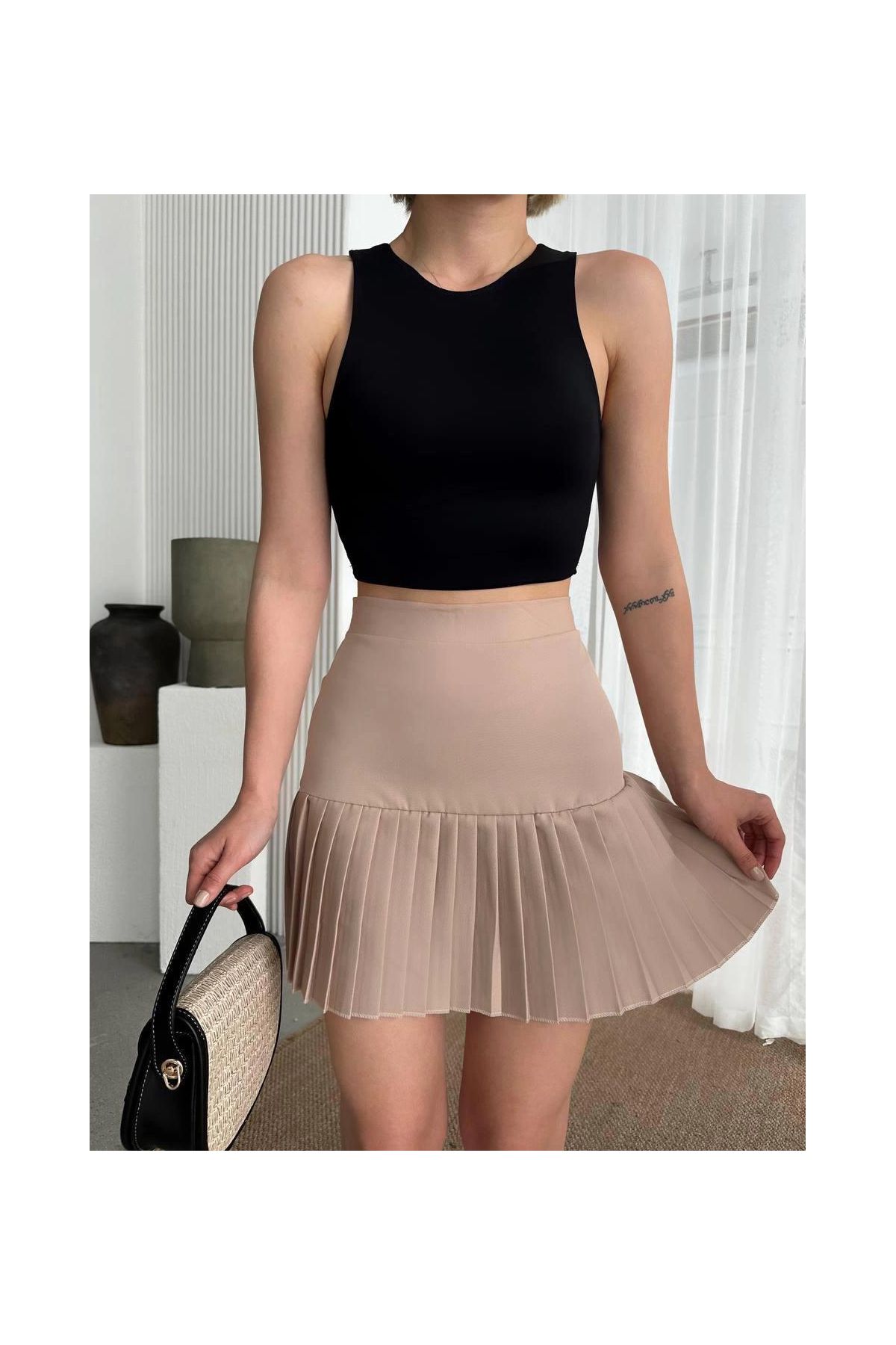 Altı pliseli mini etek