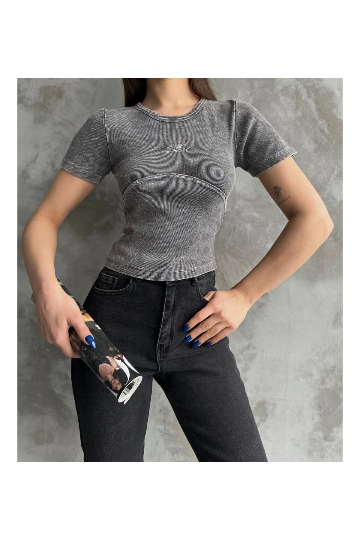 Nakış işlemeli asit yıkamalı bluz