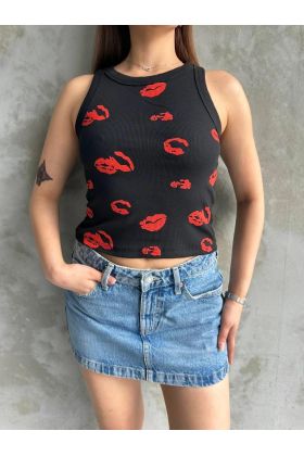 Öpücük baskılı bluz