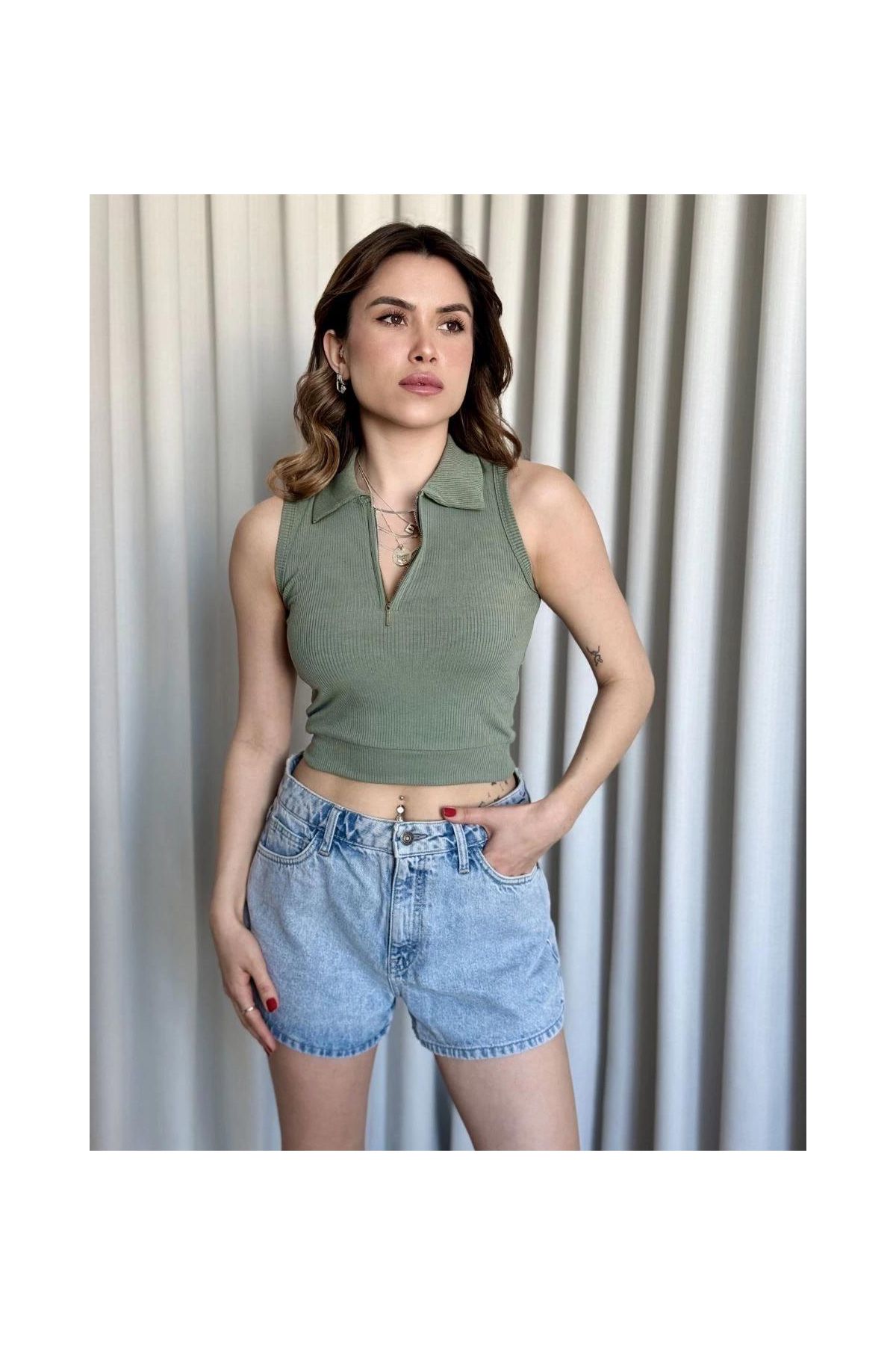 Kısa fermuarlı crop