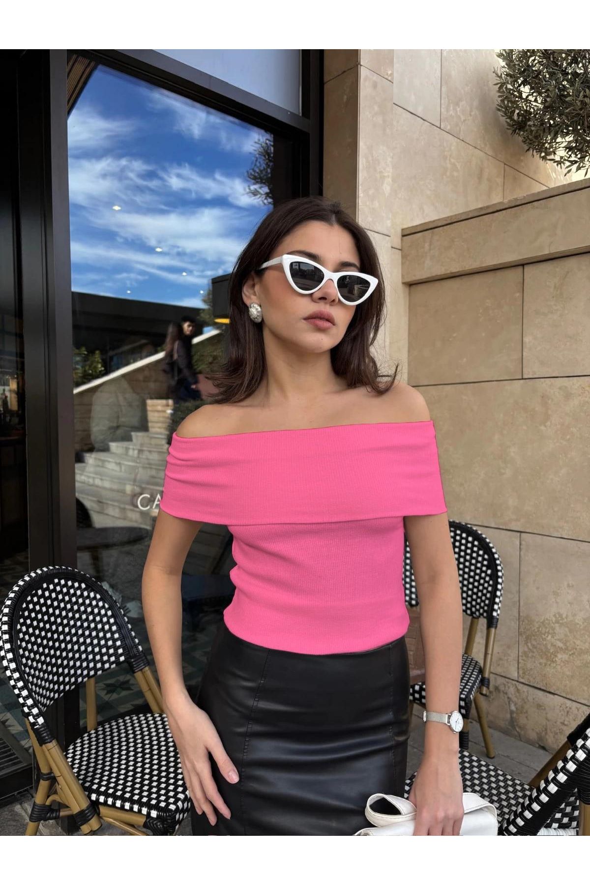 Madonna yaka sıfır kol bluz pembe