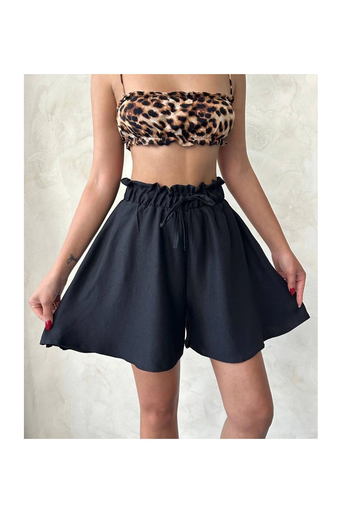 Volanlı keten şort siyah s255058