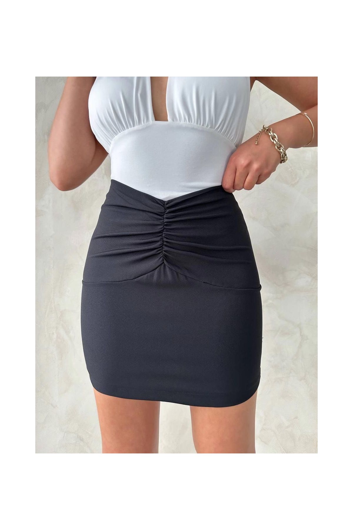 Önü büzgülü etek siyah s24222
