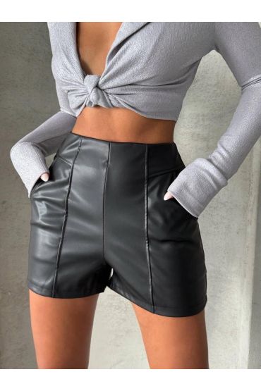Parçalı cepli deri şort siyah
