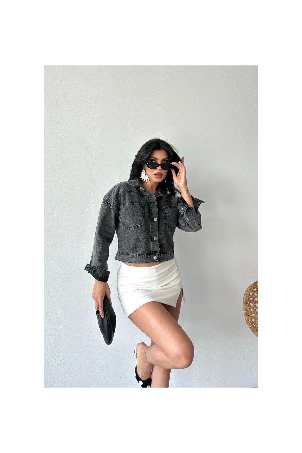 Çift cepli kol katlamalı süper taş enzim yıkama crop kot ceket füme