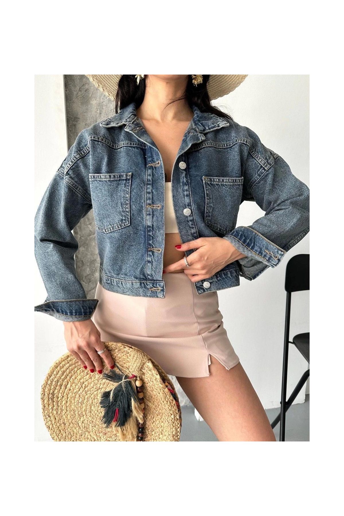 Çift cepli kol katlamalı kar yıkama crop kot ceket kahve tint