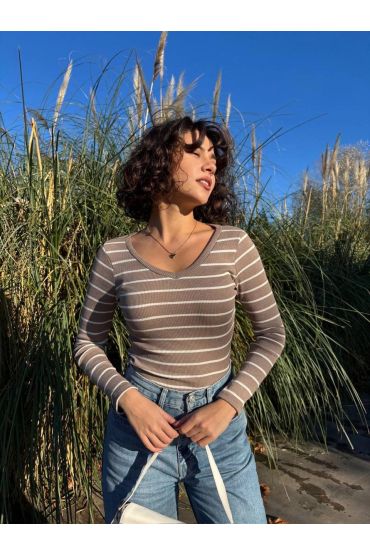 V yaka çizgili bluz bej