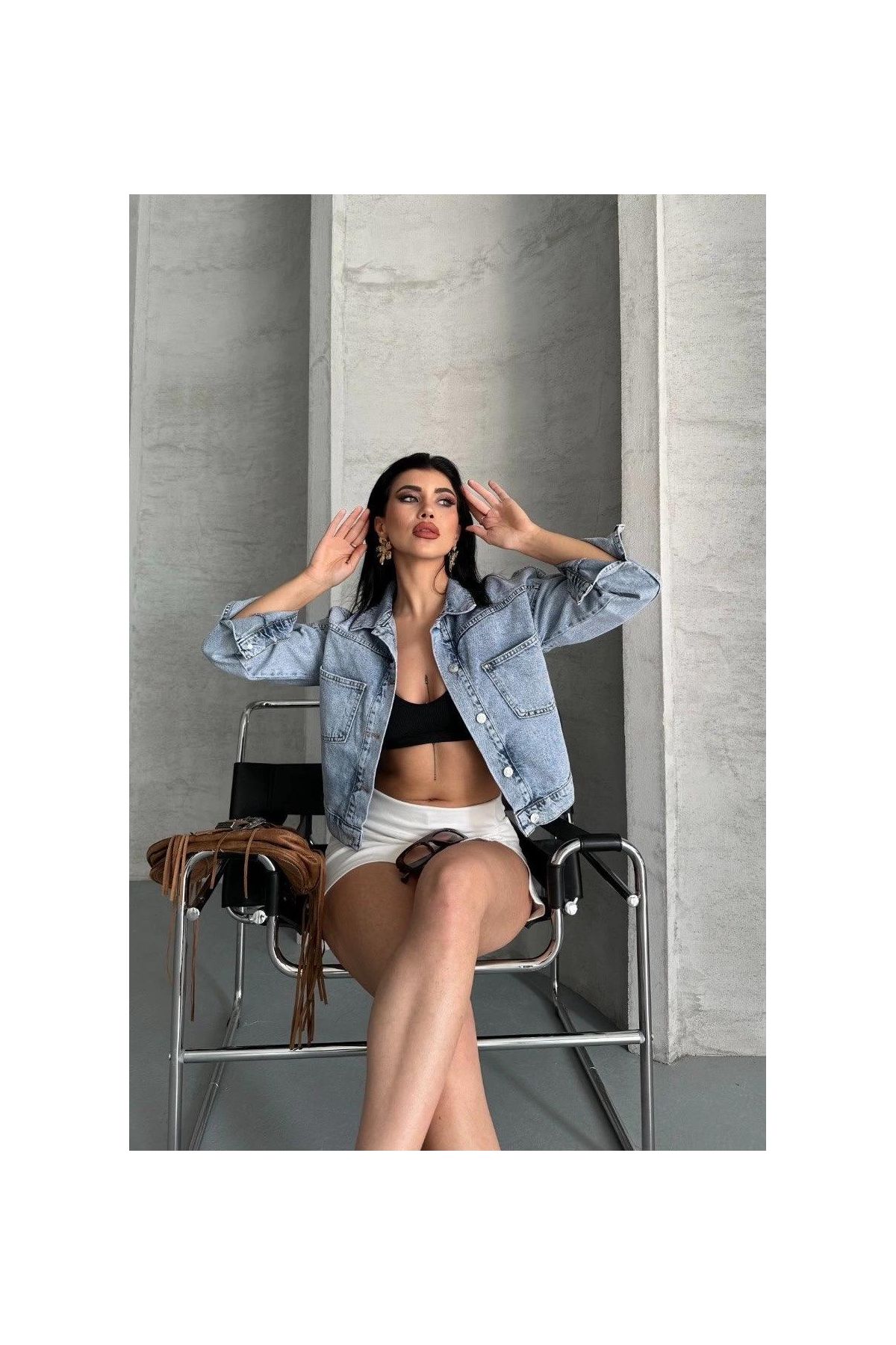 Çift cepli kol katlamalı kar yıkama crop kot ceket buz mavi