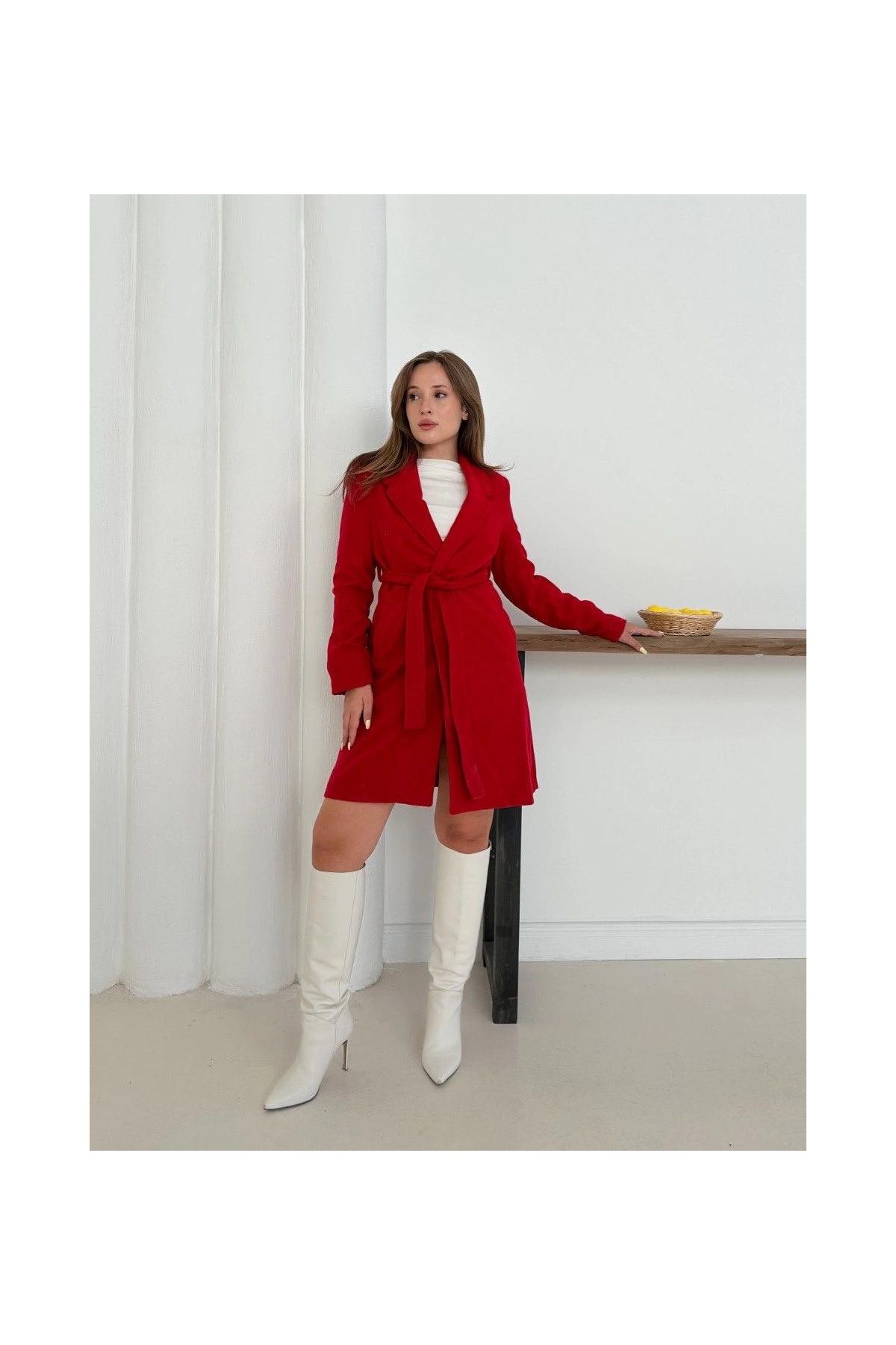 Cepli kuşaklı kaşe kaban kırmızı