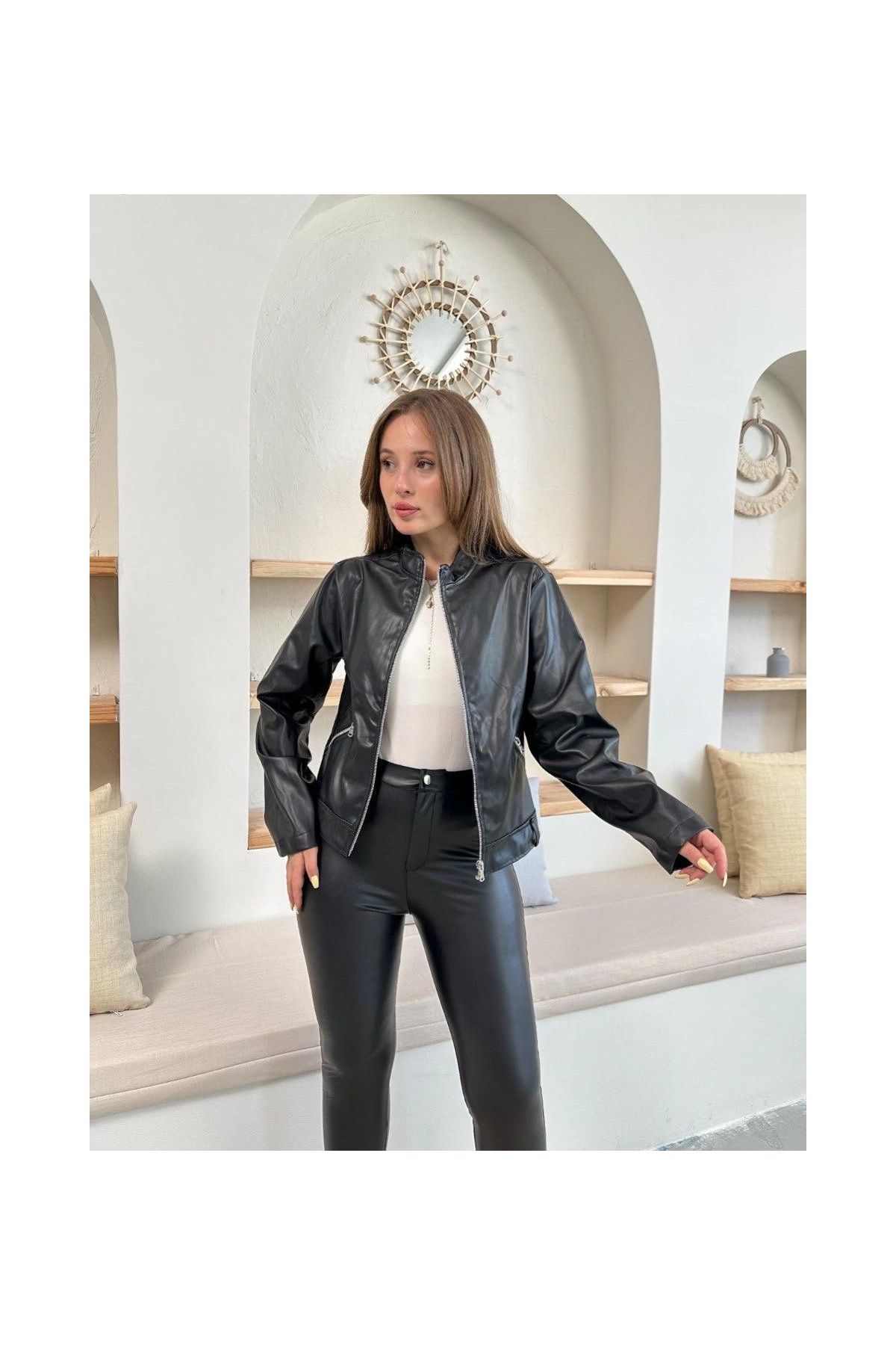 Mevsimlik deri ceket siyah