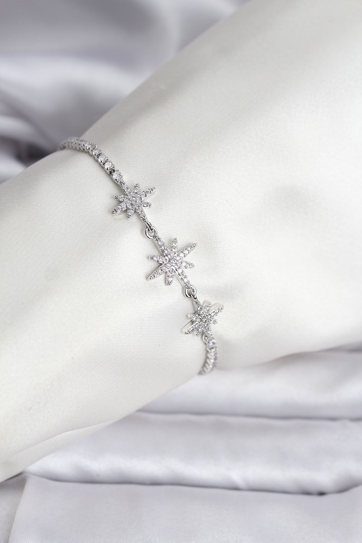 Kutup Yıldızı Model Zirkon Taşlı Gümüş Renk Su Yolu Kadın Bileklik - TJ-BB8107