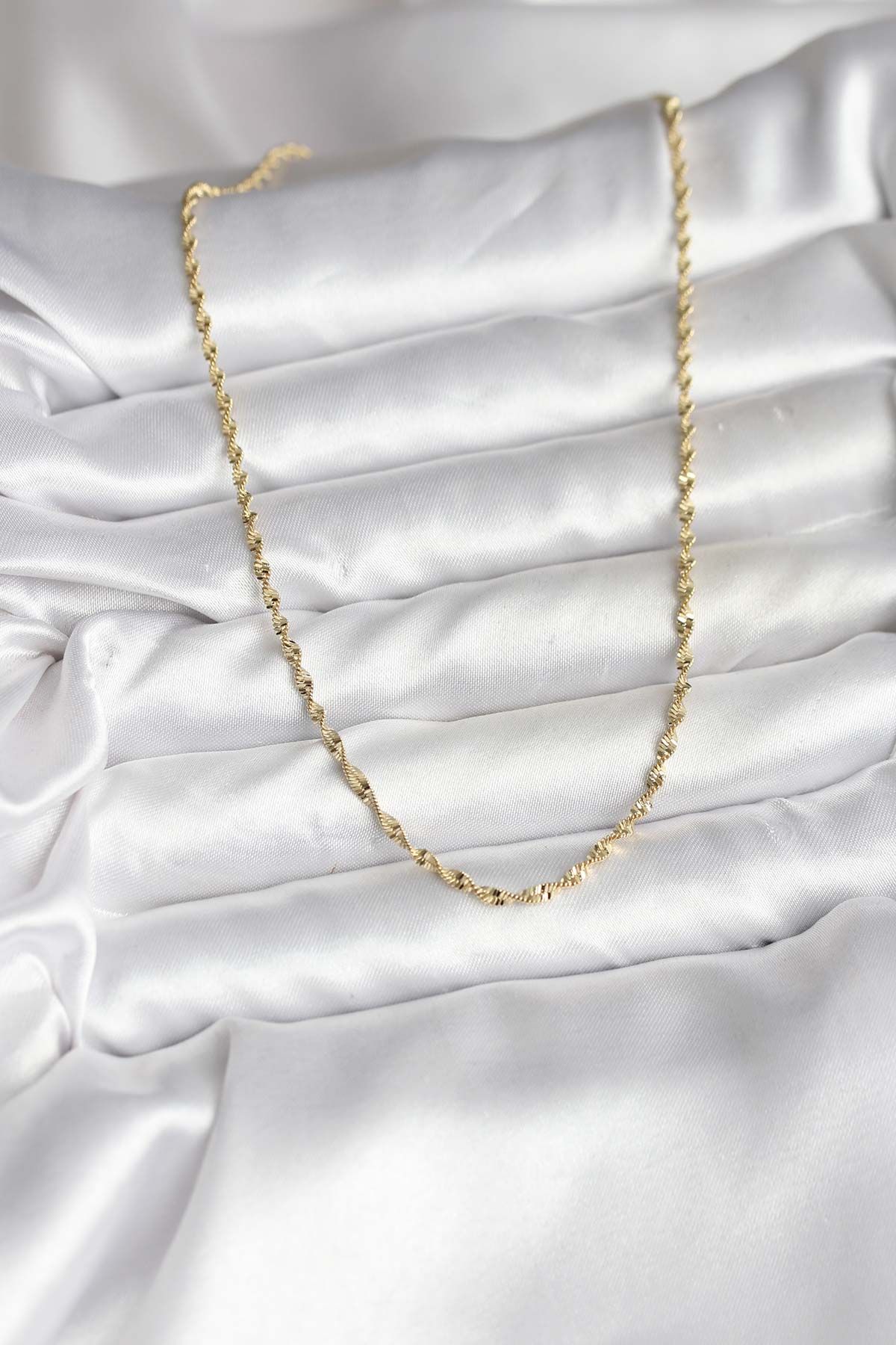 14K Gold Renk Kaplama Burgu Model CM Kadın Kolye - TJ-BKO10747