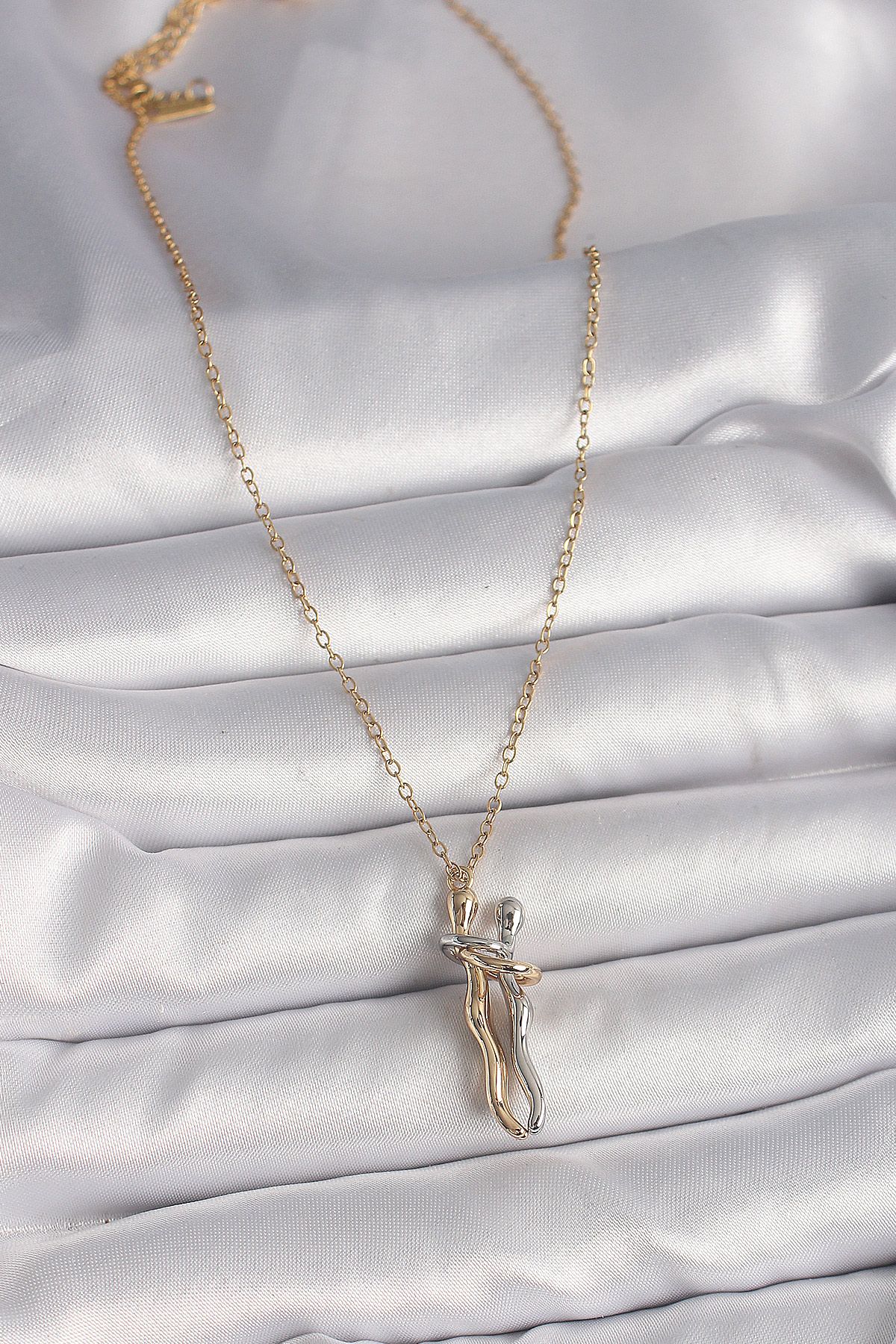 316L Çelik Gold Renk Zincir Renkli Sarılma Model Kadın Kolye - TJ-BKO9765